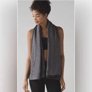 Lululemon Vinyasa Scarf in Black Herringbone